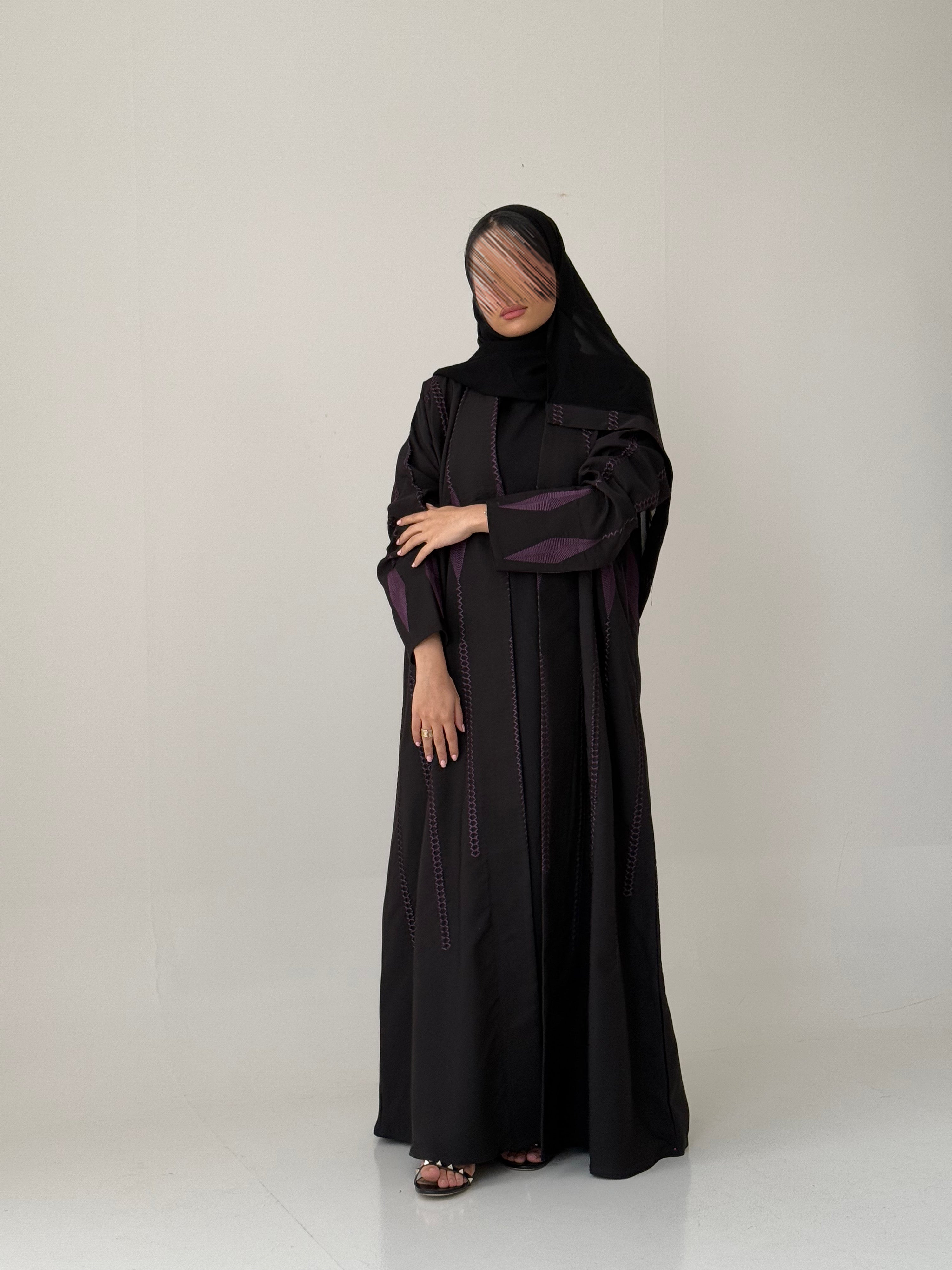 S849 عباية مع طرحة نص كلوش كريب برابي