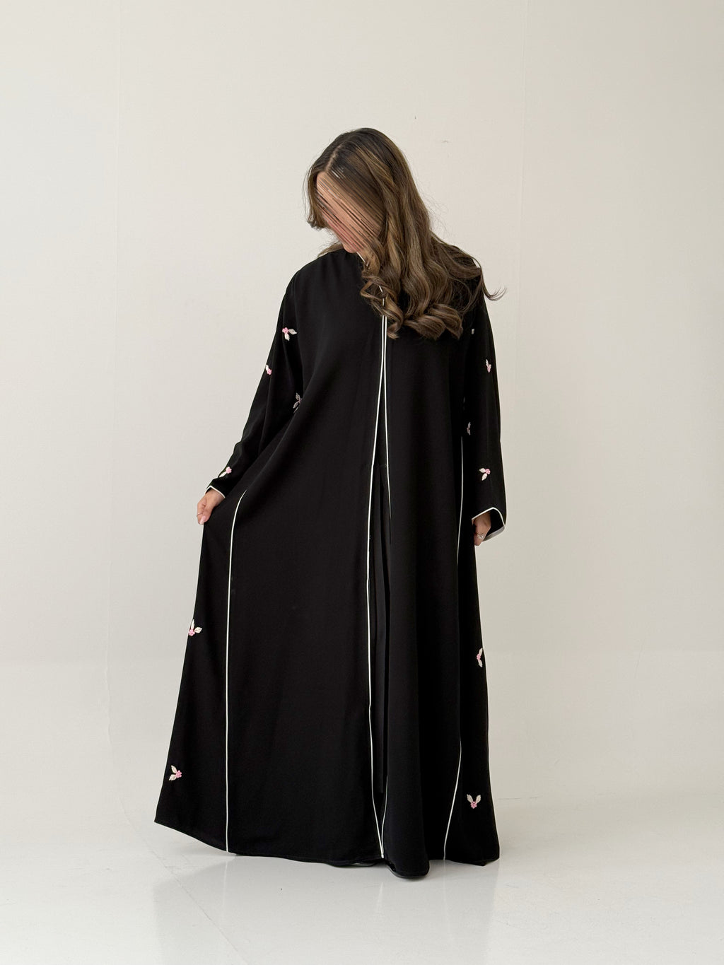 S822 عباية مع طرحة نص كلوش كريب باربي