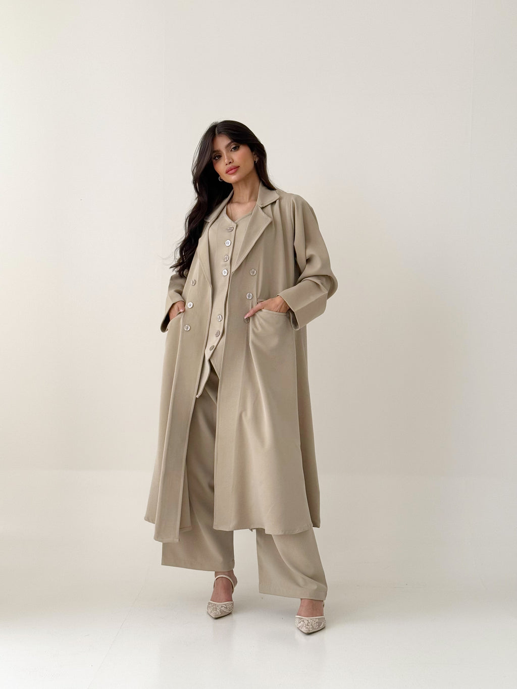 SH25 طقم عباية مع طرحة كريب باربي 4ق