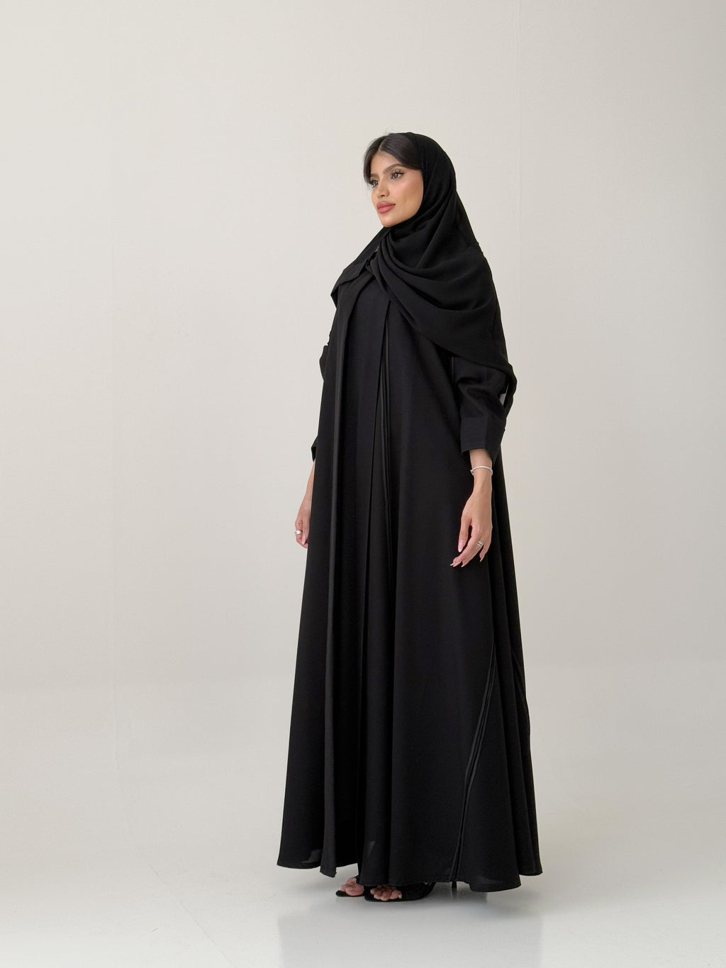 S469 عباية مع طرحة كتان دبل كلوش