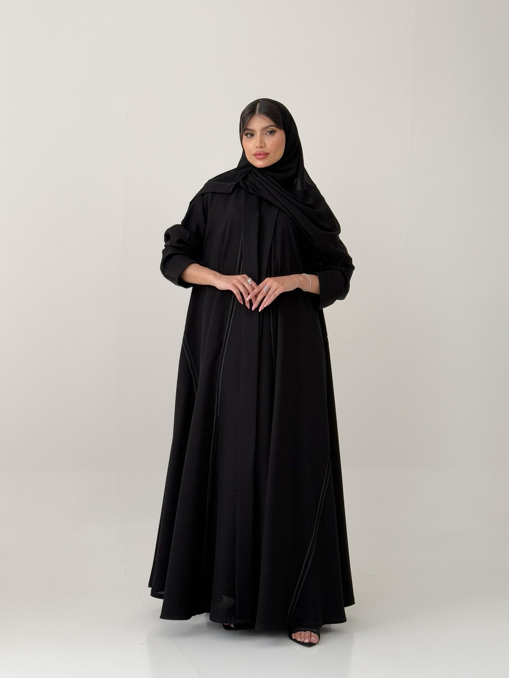 S468 عباية مع طرحة نص كلوش كتان