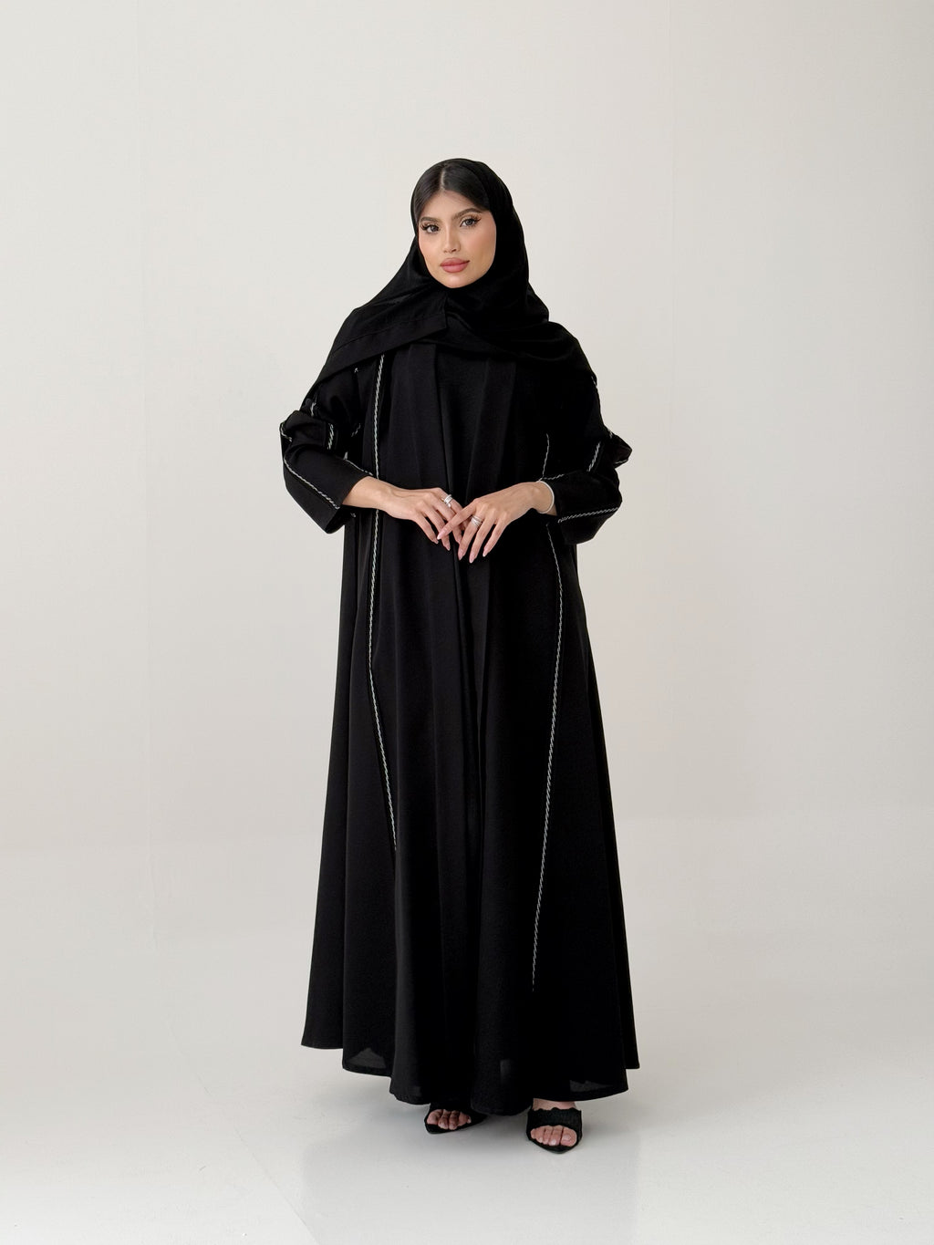 S468 عباية مع طرحة نص كلوش كتان