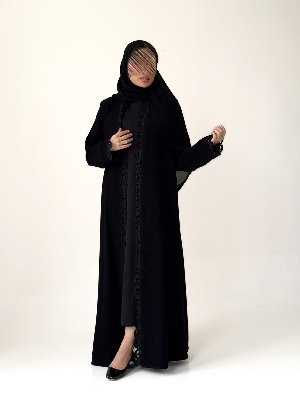 S845 عباية مع طرحة نص كلوش كريب الرياض