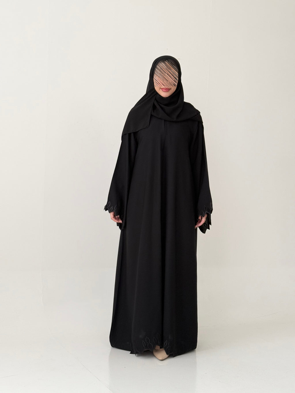 F-695 عباية مع طرحة ربع كلوش انترنت