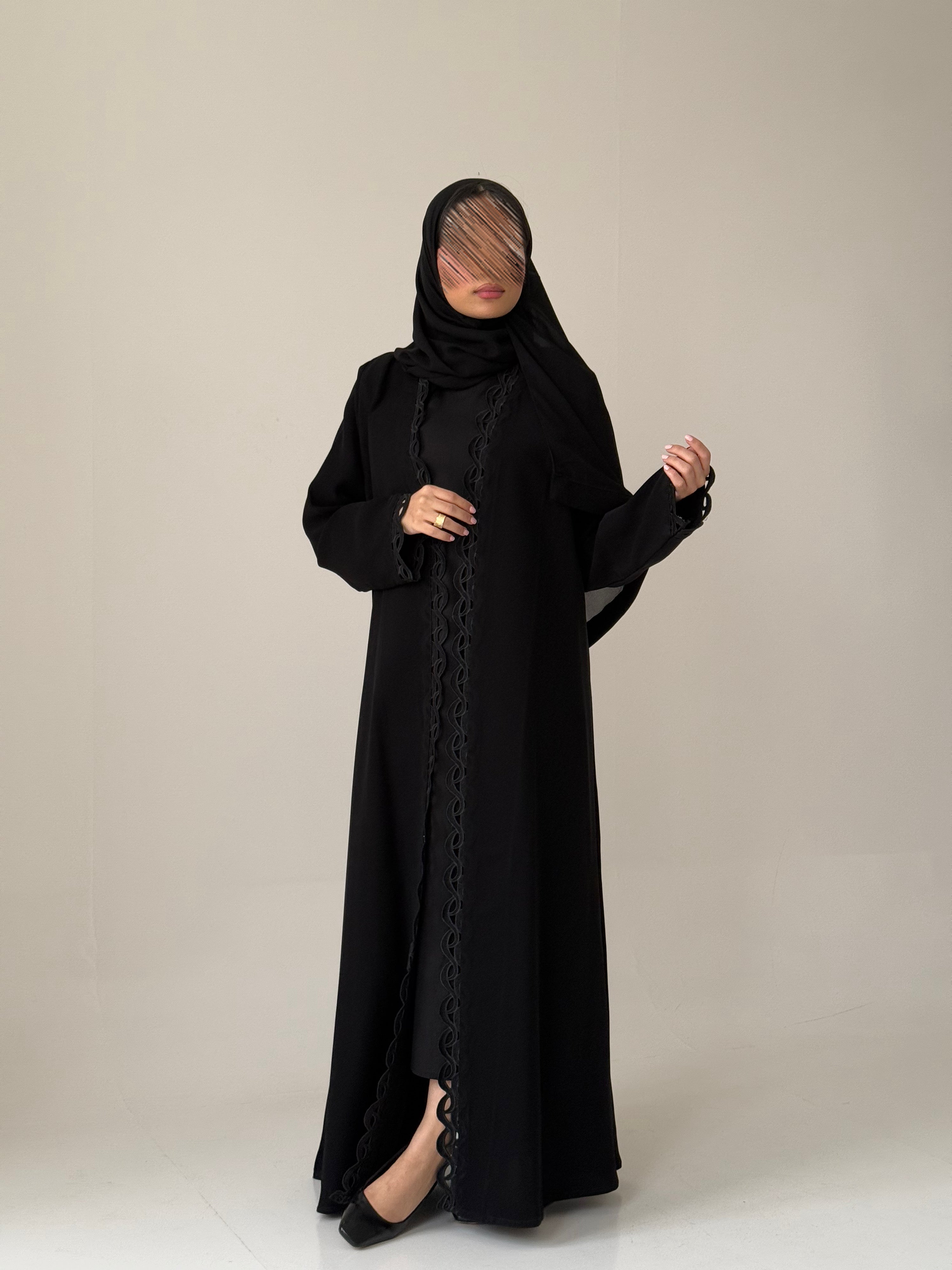 S845 عباية مع طرحة نص كلوش كريب الرياض