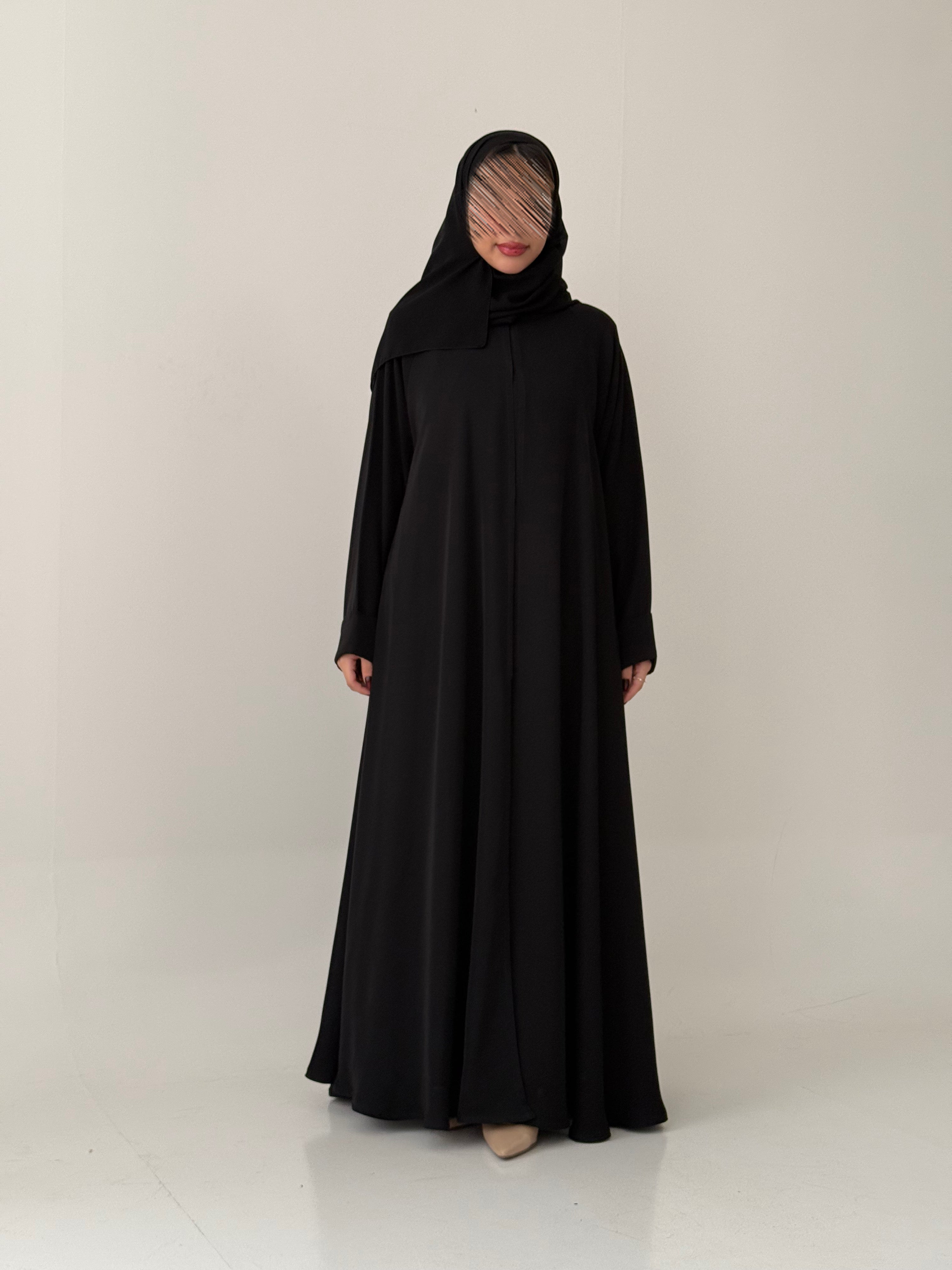 S884  عباية مع طرحة نص كلوش كرينا