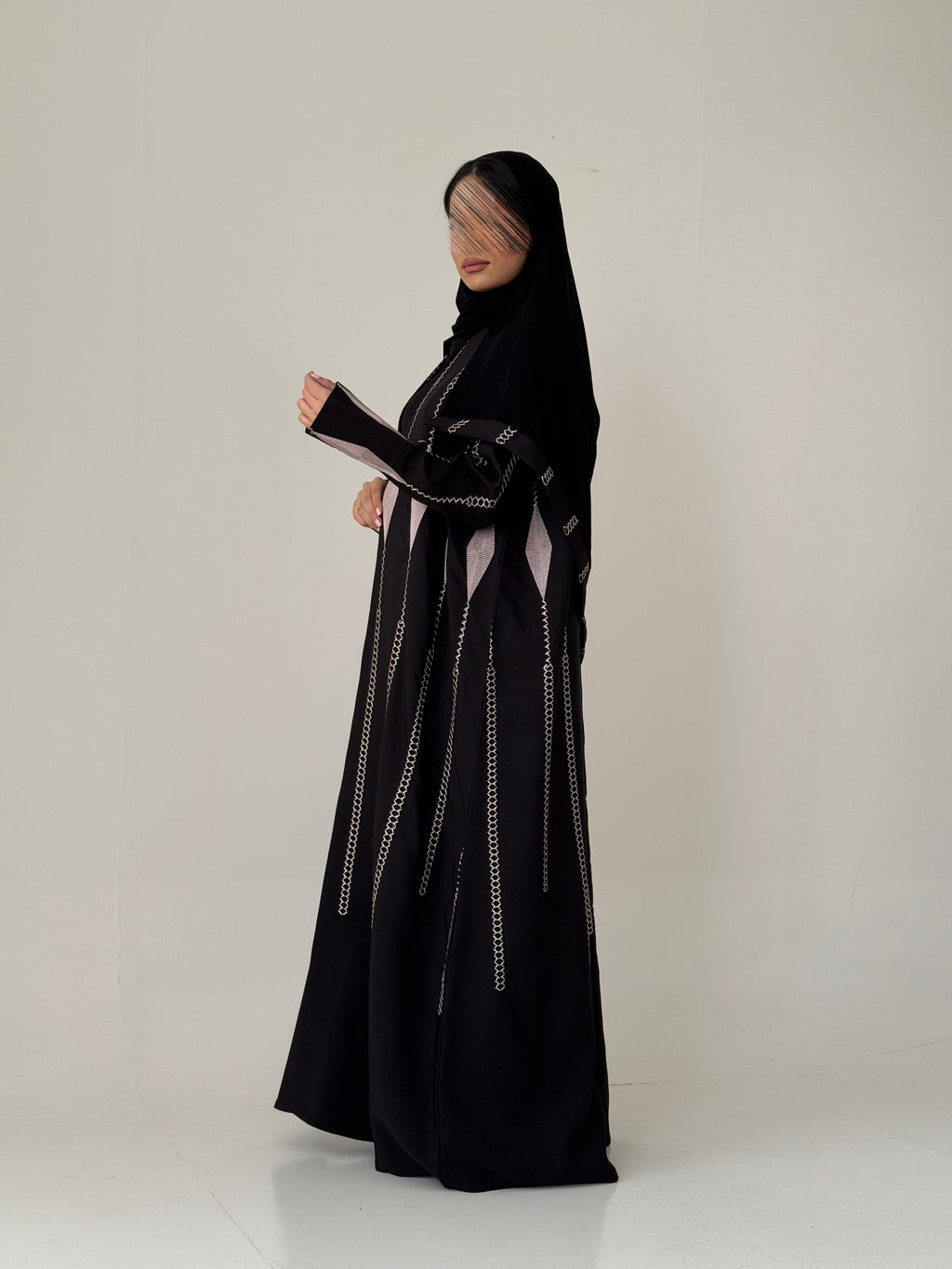 S849 عباية مع طرحة نص كلوش كريب برابي