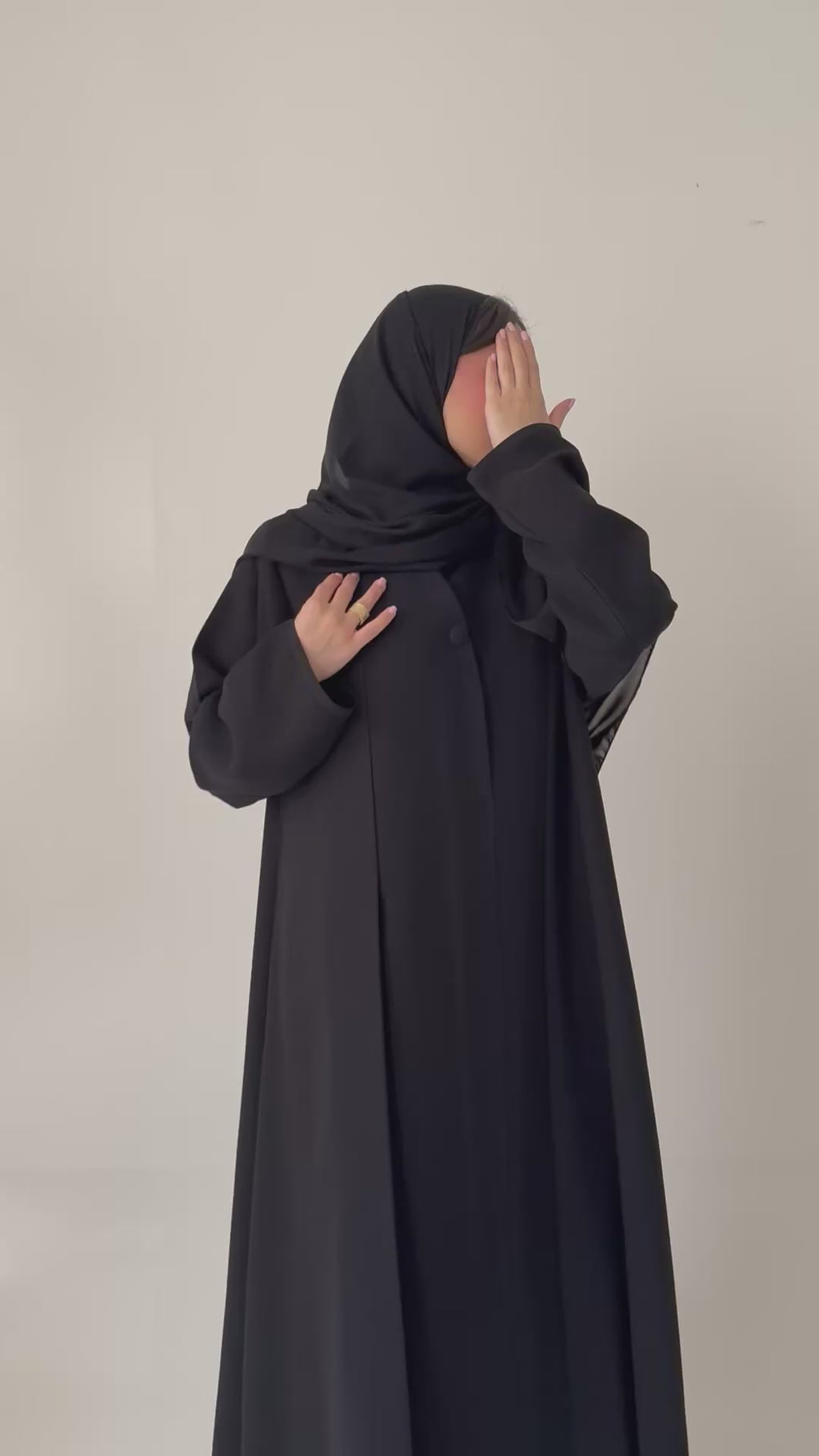 S678 عباية مع طرحة نص كلوش كوبا