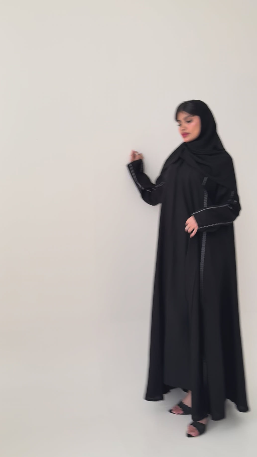 S468 عباية مع طرحة نص كلوش كتان