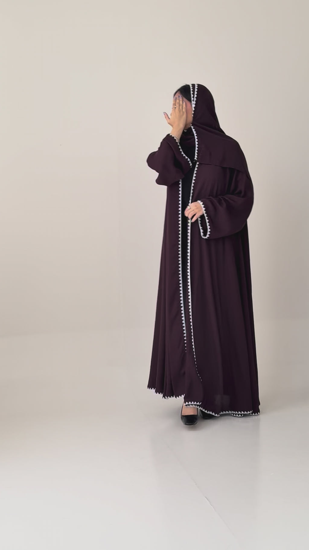 S743 عباية مع طرحة دبل كلوش لافال