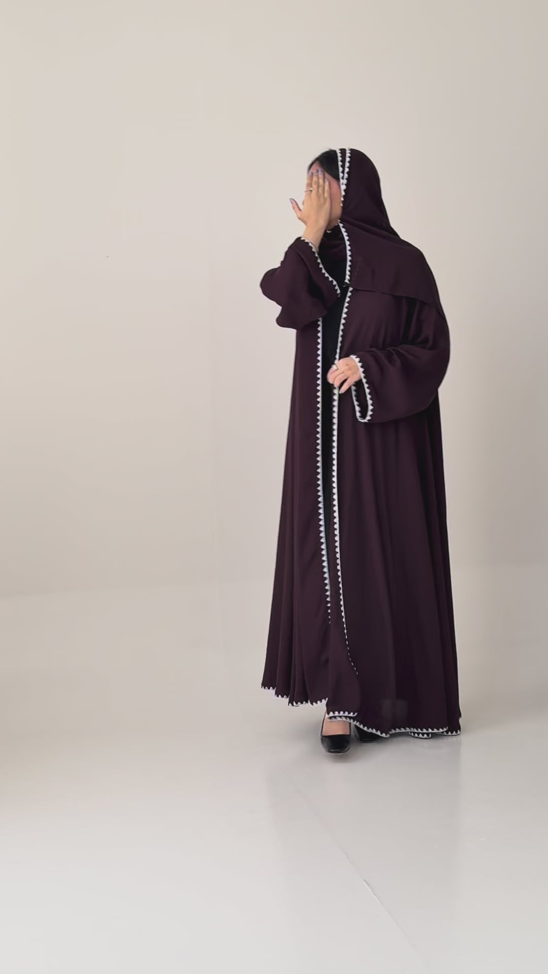 S743 عباية مع طرحة دبل كلوش لافال