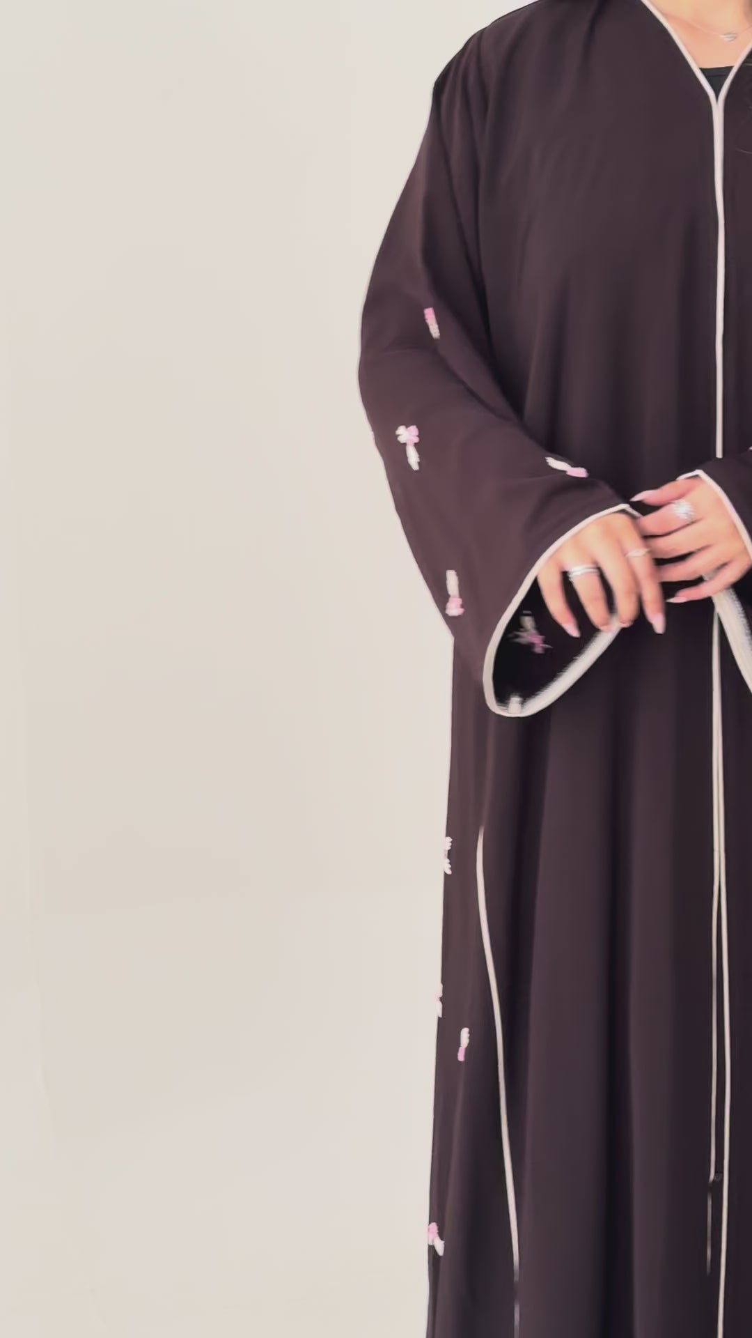 S822 عباية مع طرحة نص كلوش كريب باربي