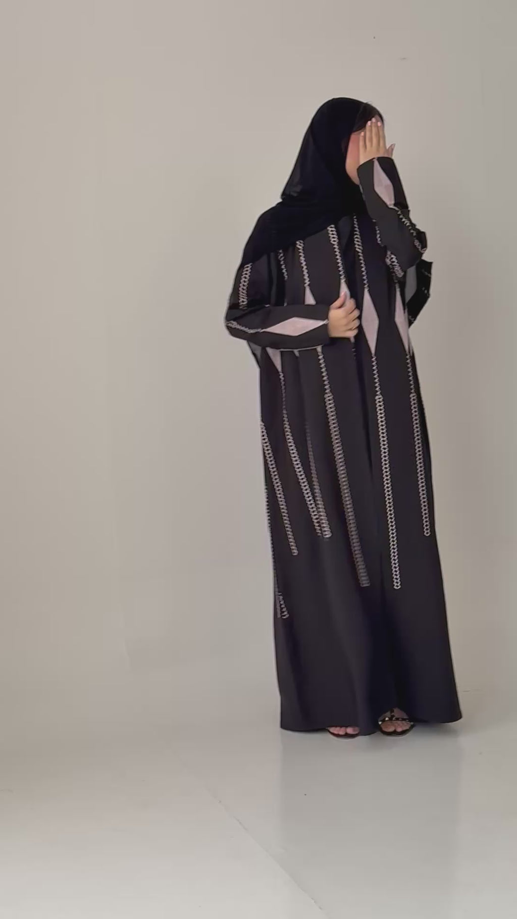 S849 عباية مع طرحة نص كلوش كريب برابي