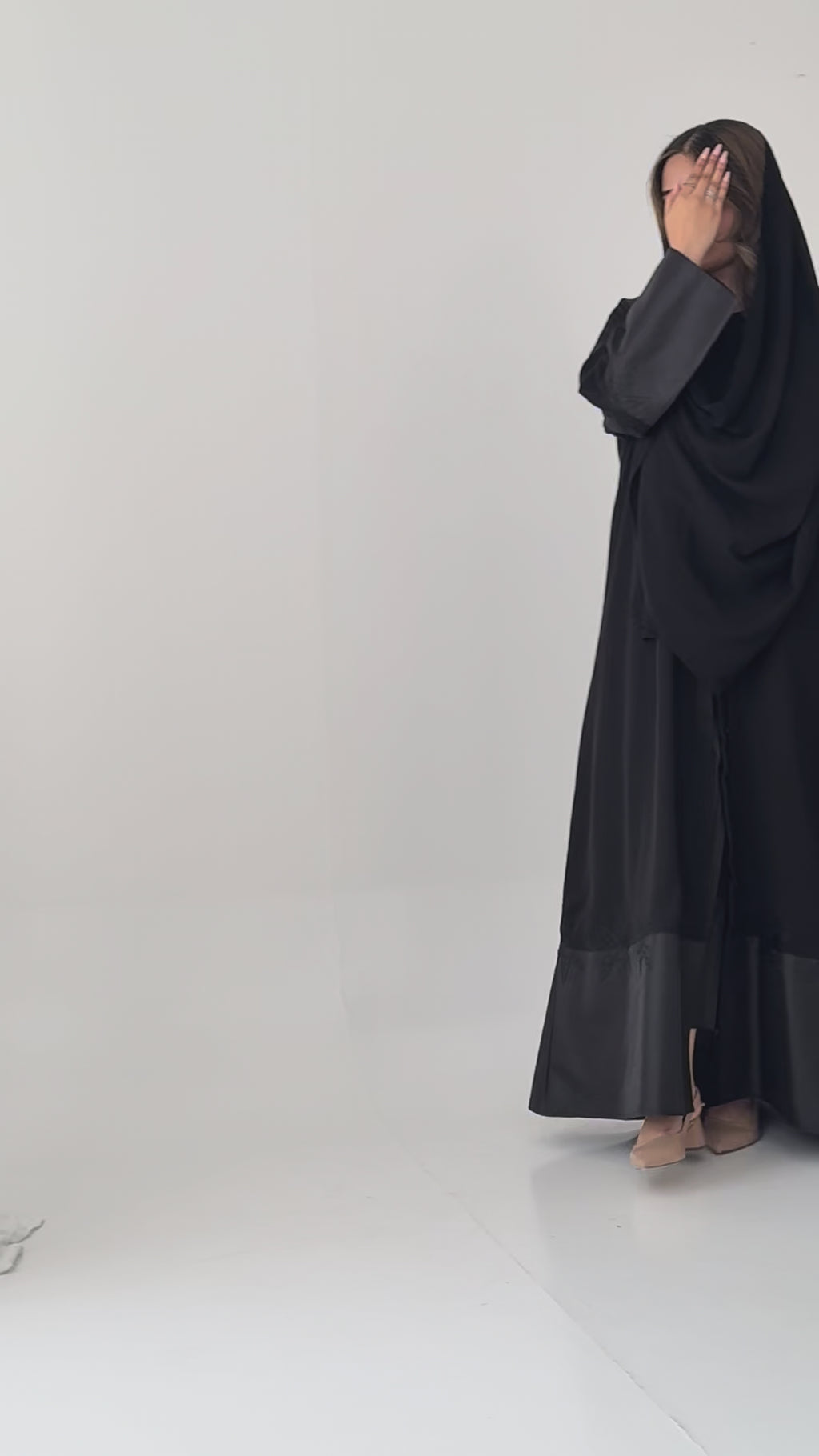 F-647 عباية مع طرحة ربع كلوش انترنت