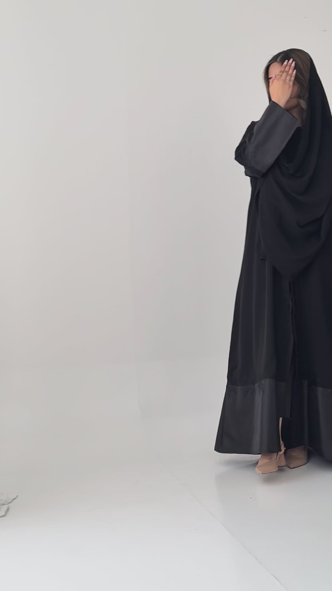 F-647 عباية مع طرحة ربع كلوش انترنت