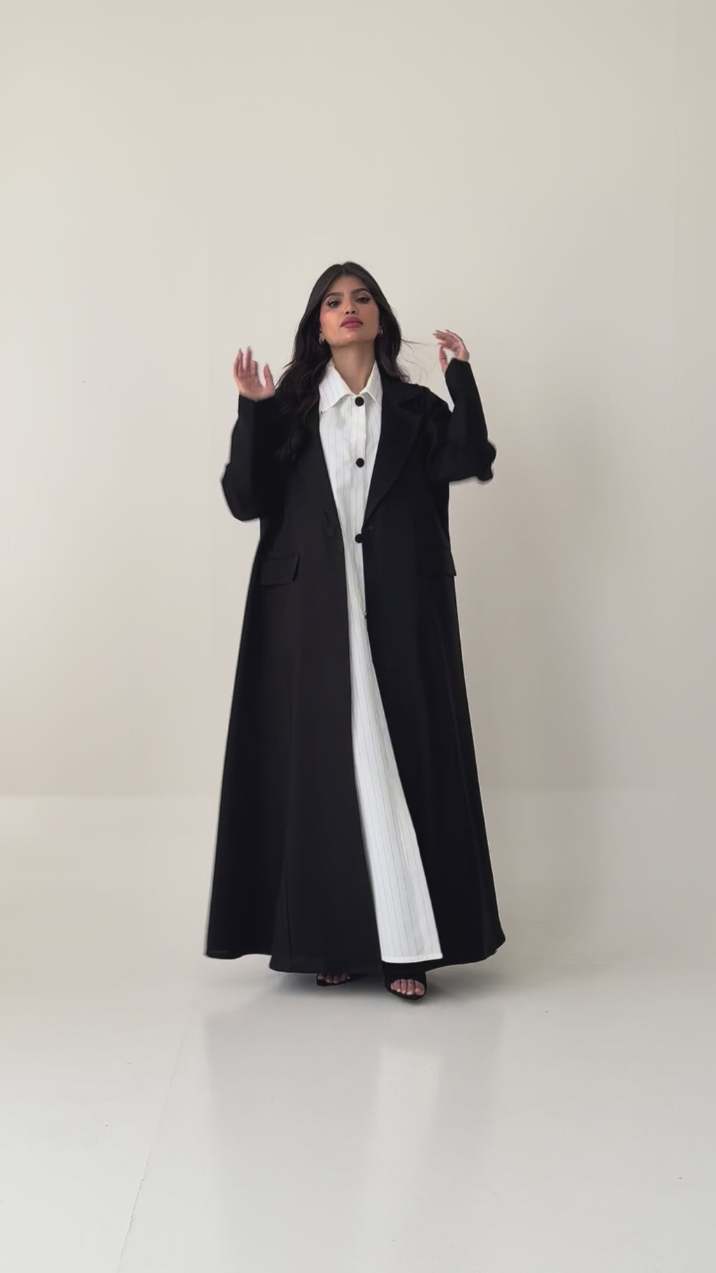 SH24 عباية مع طرحة نص كلوش كتان 3ق