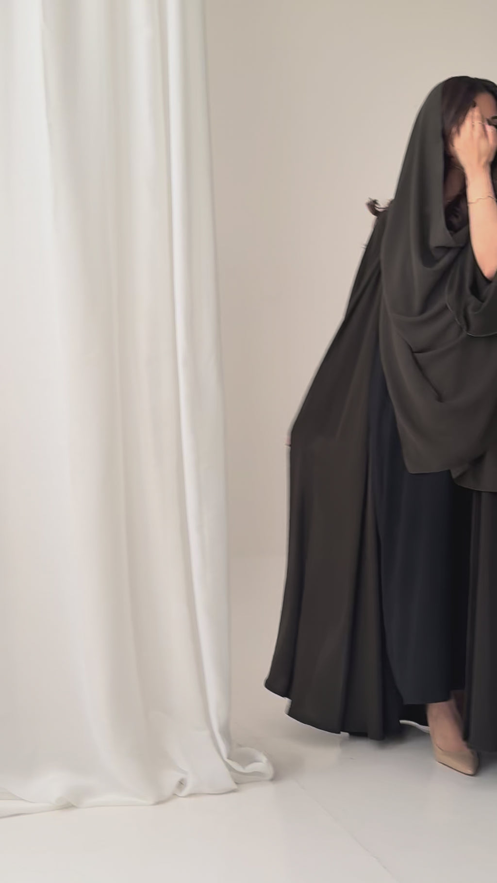 S730 عباية مع طرحة دبل كلوش لافال