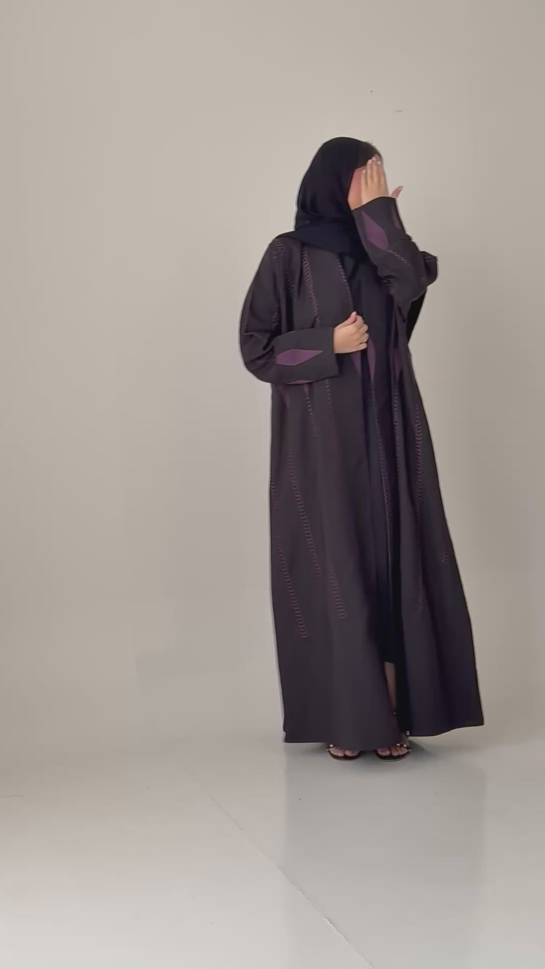 S849 عباية مع طرحة نص كلوش كريب برابي