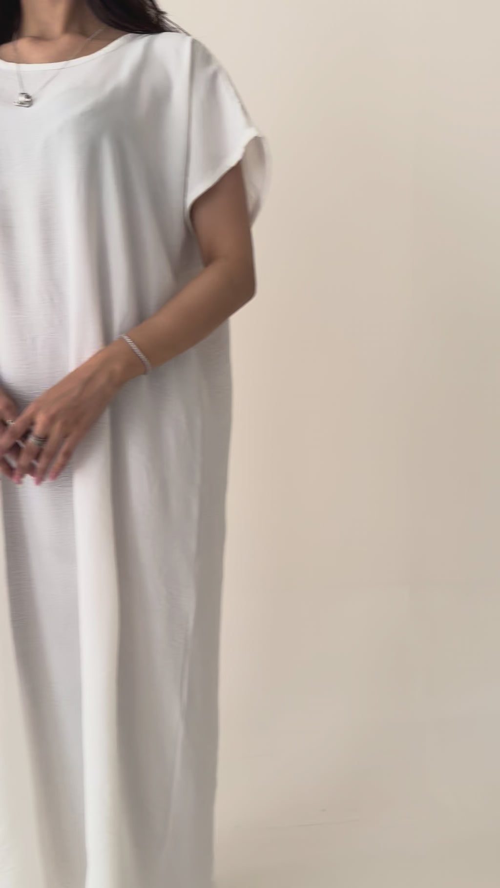 S12 عباية فستان كريب امريكي(نص كم )