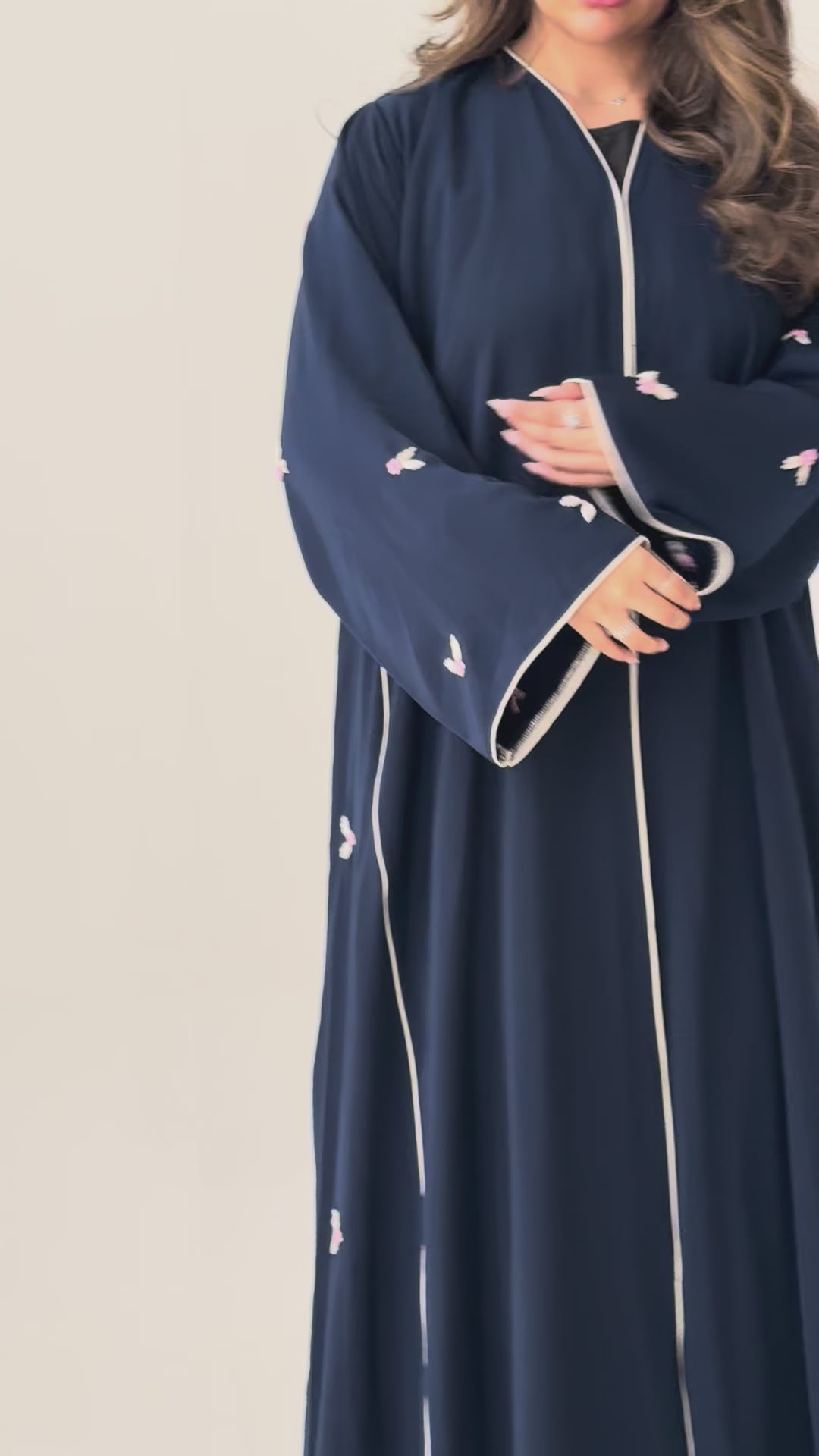 S822 عباية مع طرحة نص كلوش كريب باربي