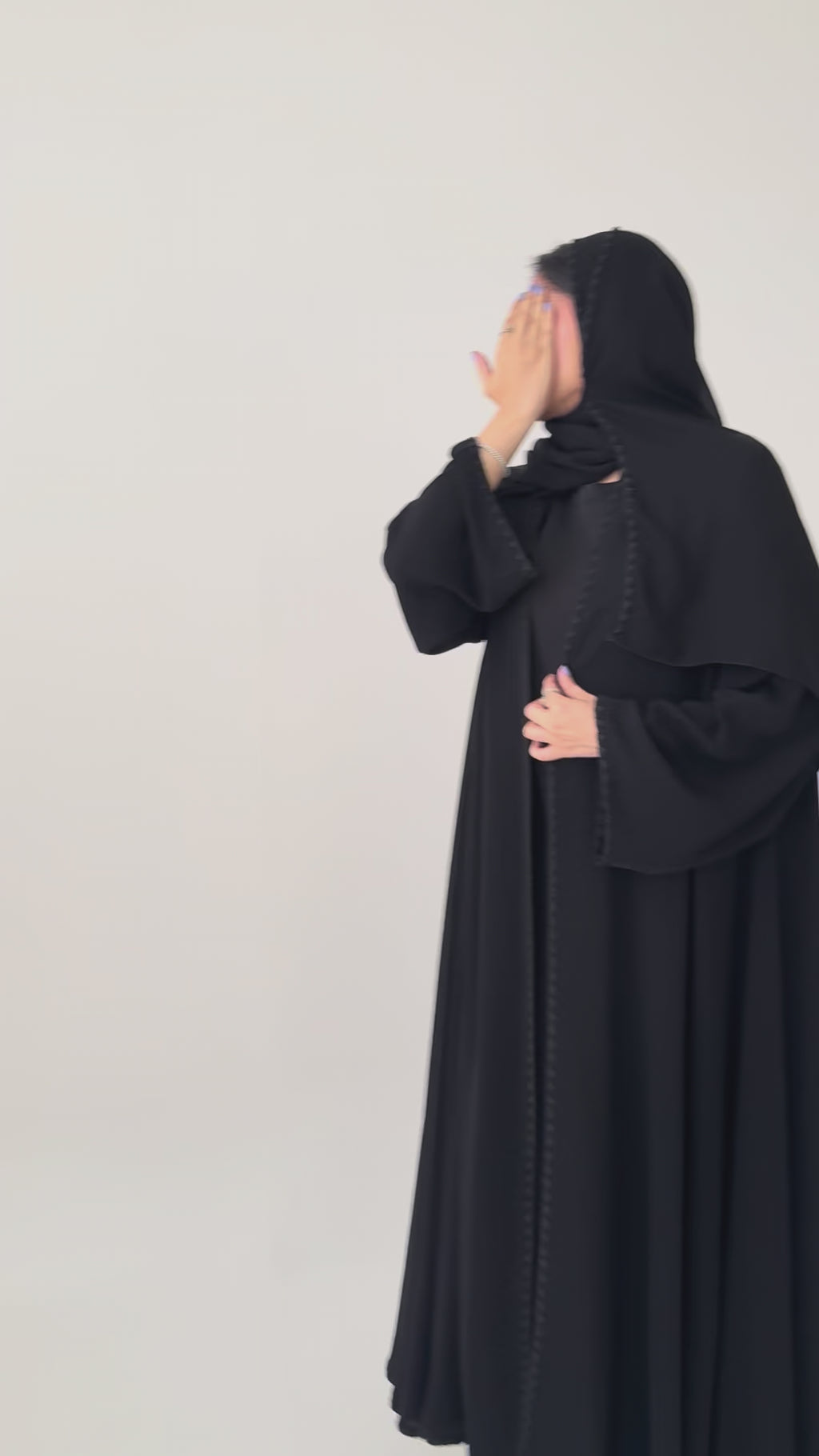 S743 عباية مع طرحة دبل كلوش لافال