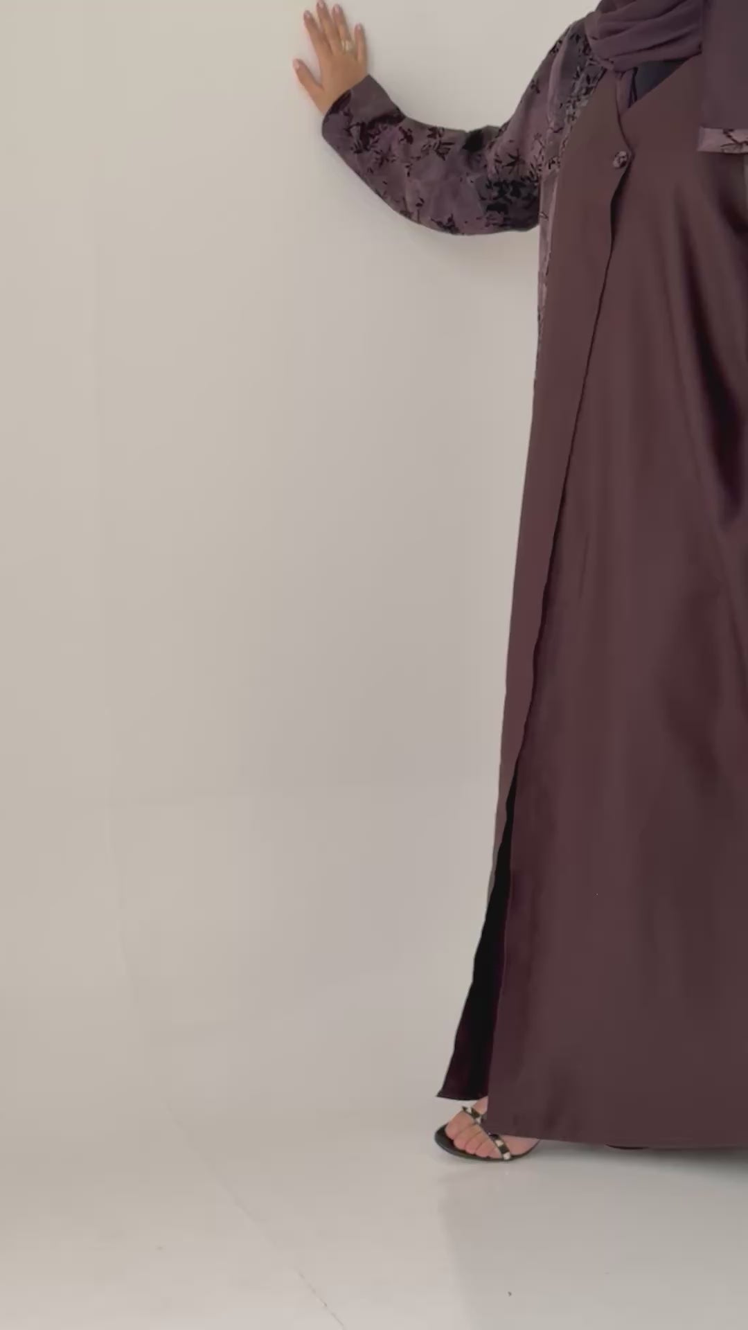 S841  عباية مع طرحة نص كلوش كتان