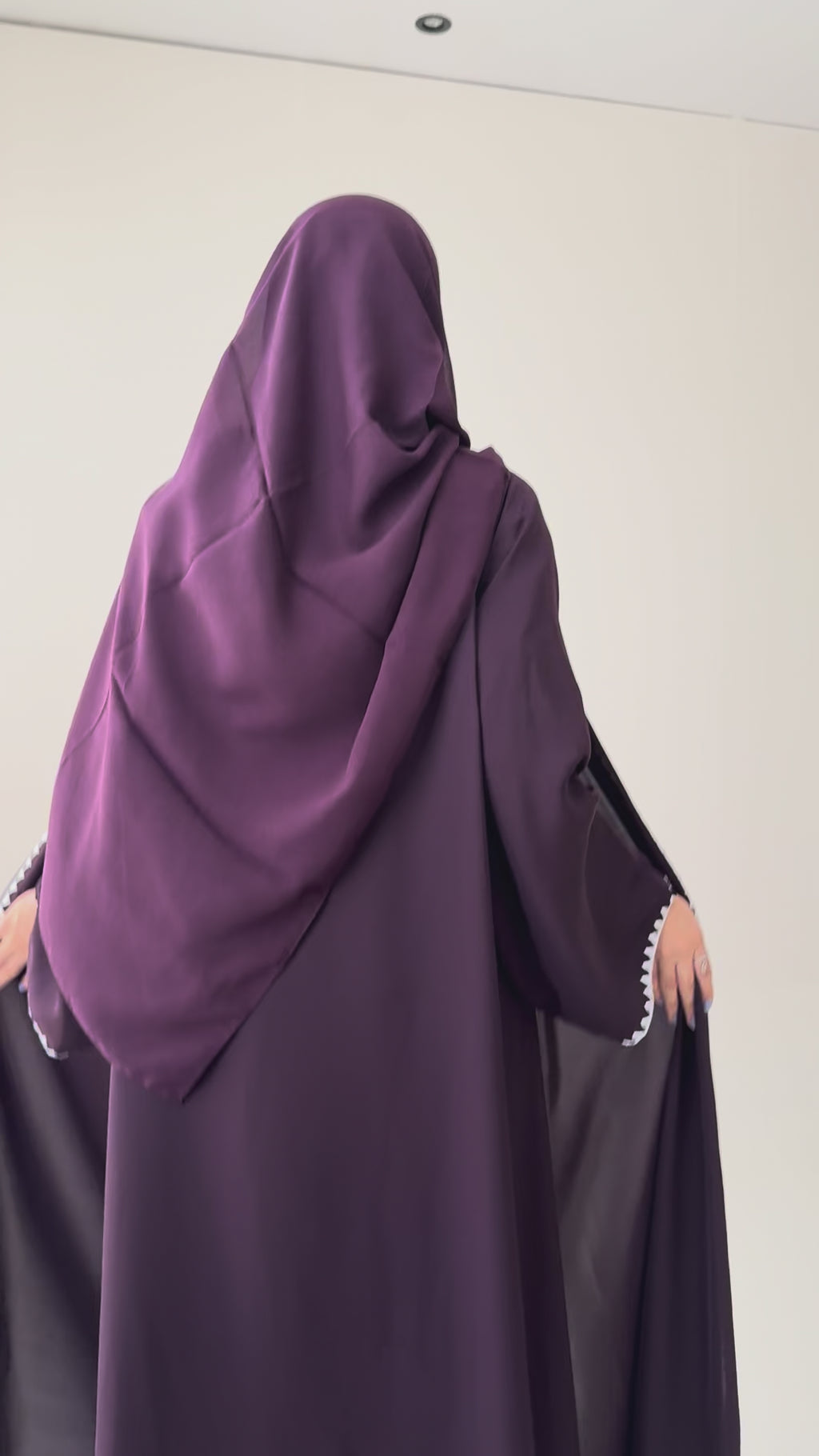 S743 عباية مع طرحة دبل كلوش لافال