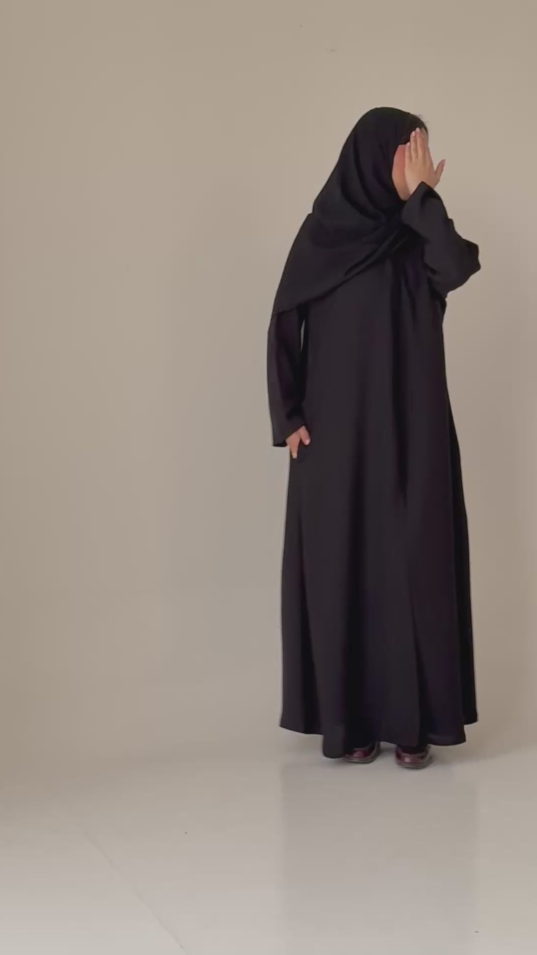 S843 عباية مع طرحة استريت انترنت