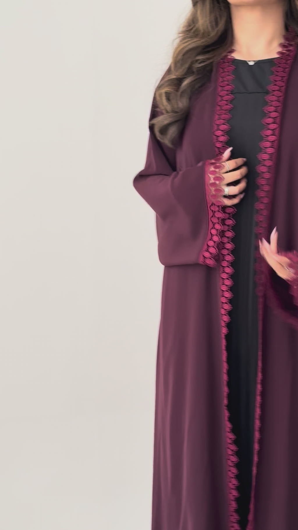 SH02 عباية مع طرحة نص كلوش لافال