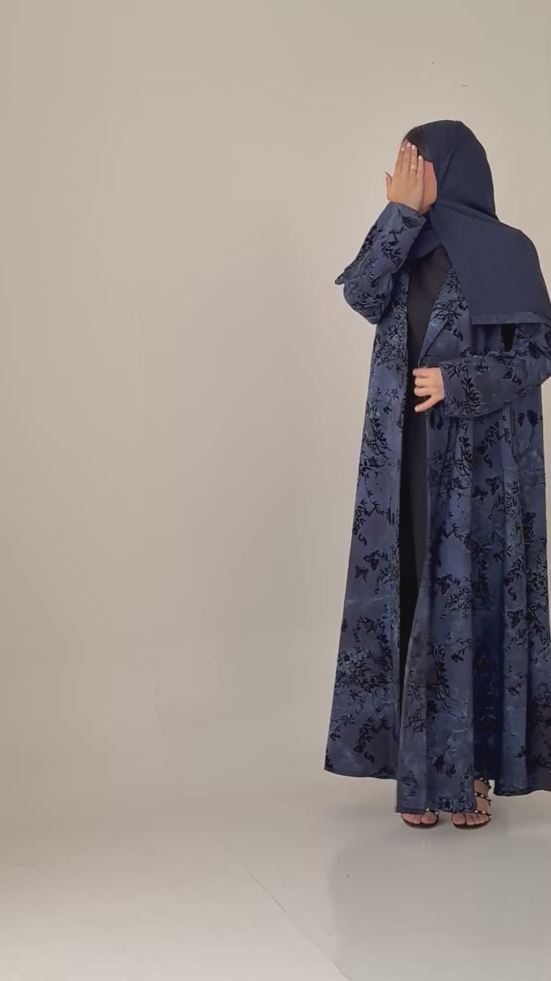 S839 عباية مع طرحة نص كلوش كتان