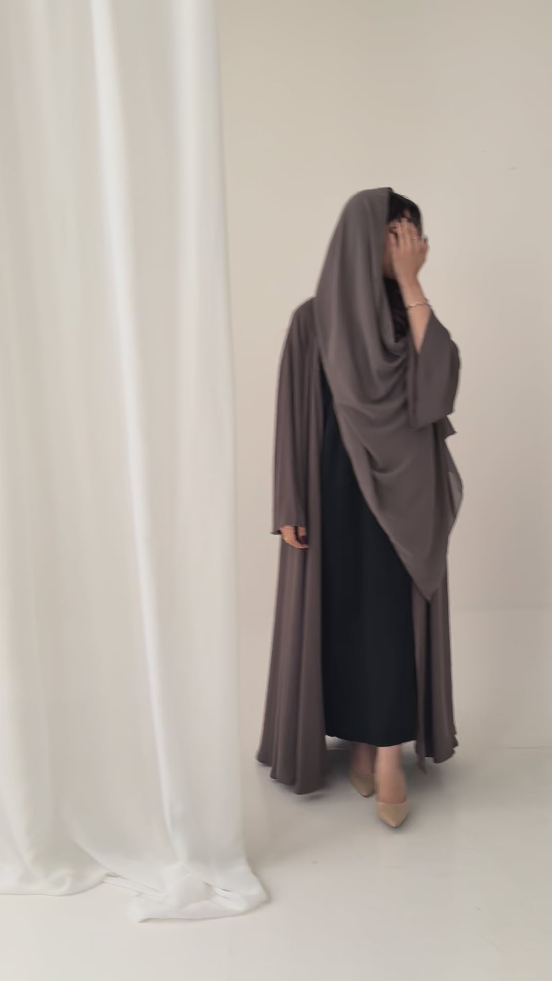 S730 عباية مع طرحة دبل كلوش لافال