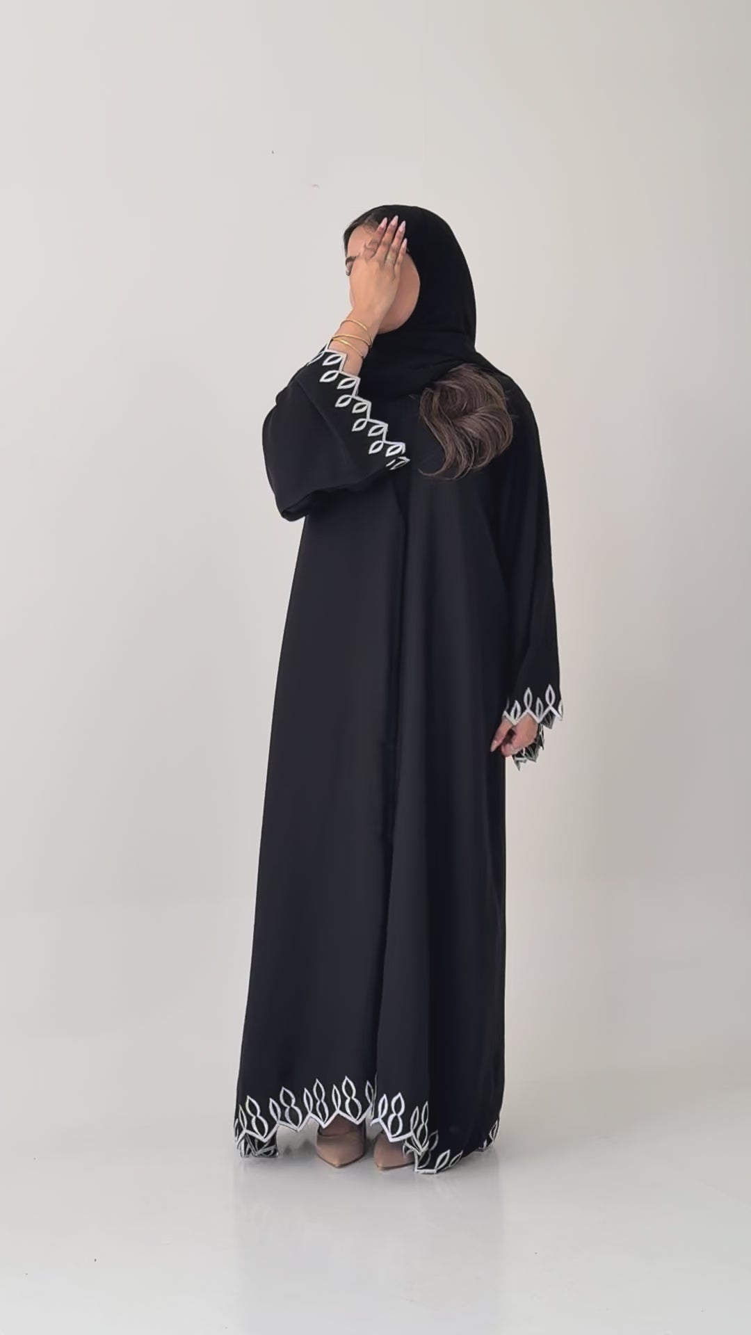 F-695 عباية مع طرحة ربع كلوش انترنت