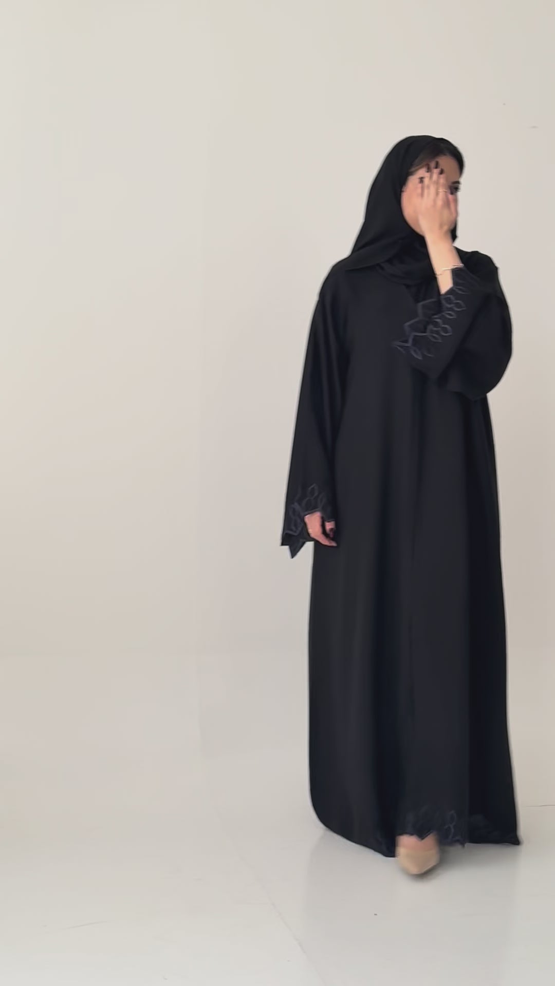 F-695 عباية مع طرحة ربع كلوش انترنت